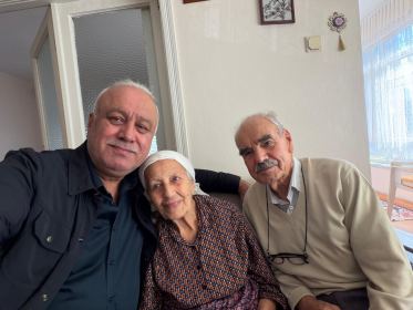 Muzaffer Kabacan’dan ilkokul öğretmenine vefa ziyareti - Fotoğraf 1