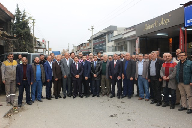 Sakarya Valisi İrfan Balkanlıoğlu ve Dörtyol Artvin Sanayi esnaf ve sanatkarları bir araya geldiler