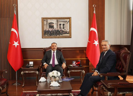Sakarya Valisi Kaldırım'a Ziyaret