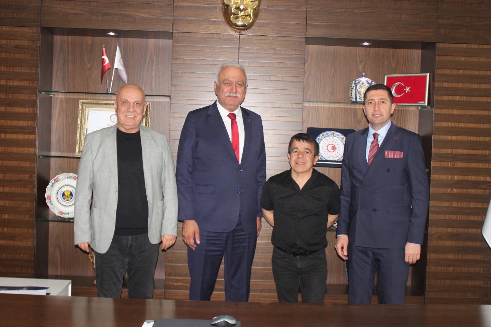 EFSANE SPORCU HALİL  MUTLU’DAN  SESOB’A ZİYARET